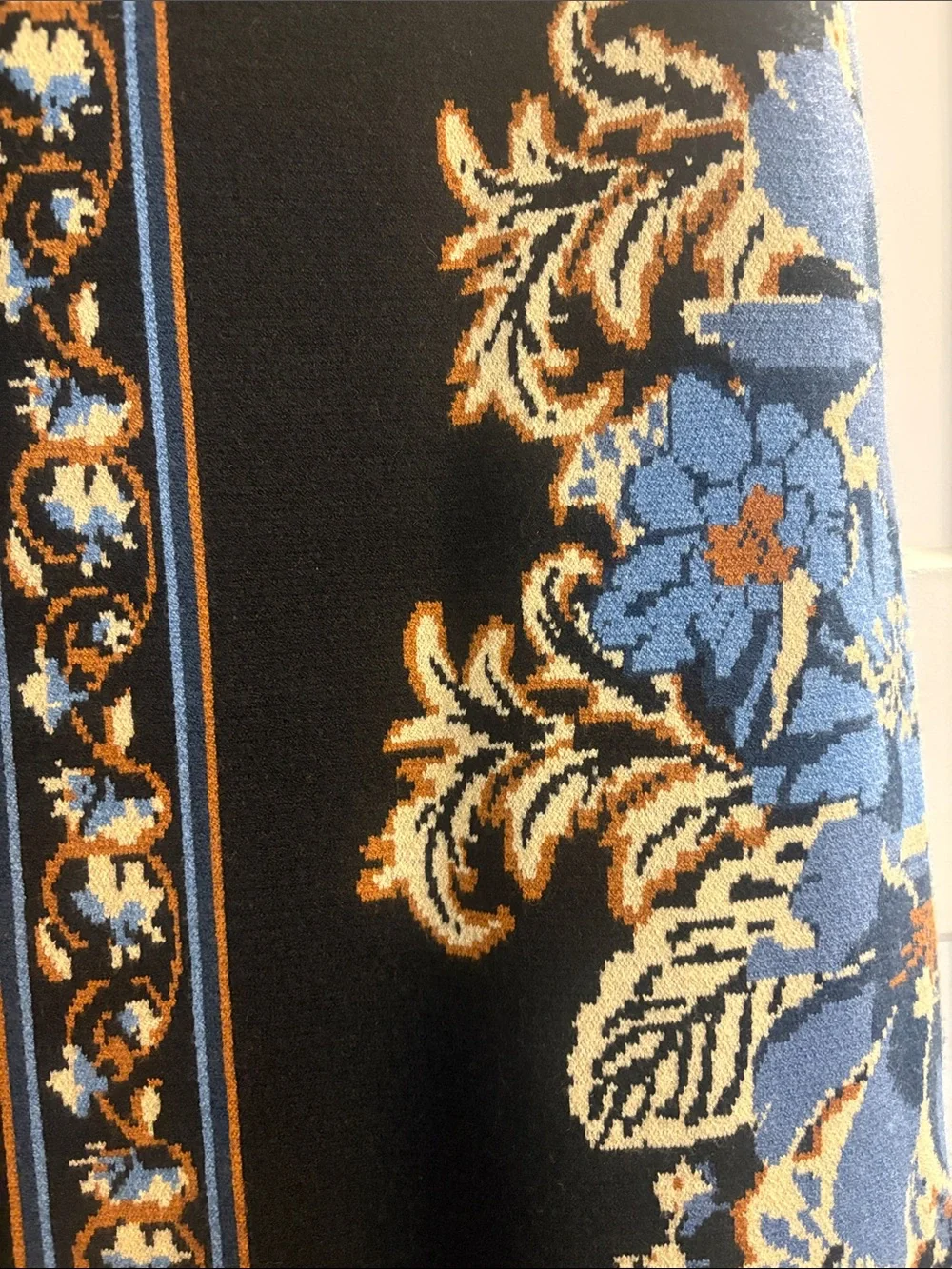 Farm Rio size S Blossom Tapestry Knit Skirt